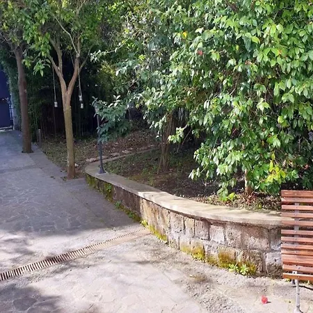 Domino House Montariello Apartmán *